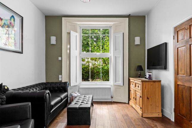 1,Flat B, Woodlands Road, Redhill photo 3