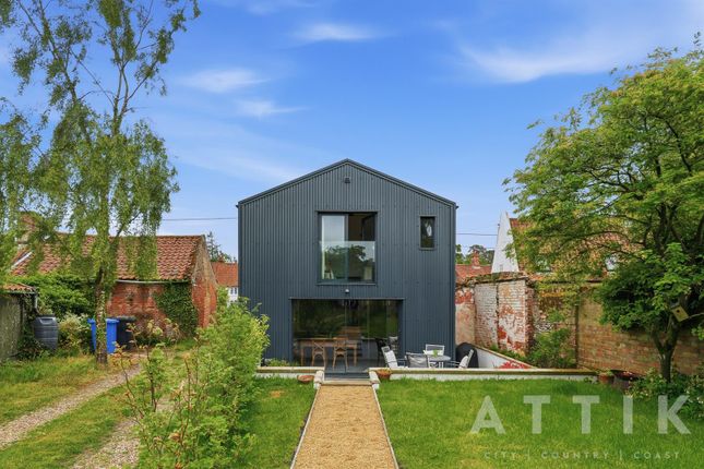 3-bed house on Honeysuckle Cottage & The Smithy, The Street, Halesworth, £575,000