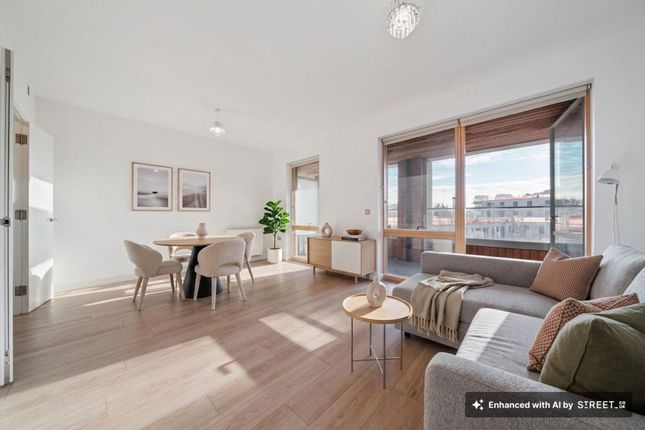 17 Eddington Court, London photo 4