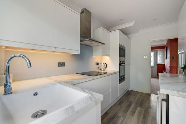 102 Beckingham Road, Guildford photo 4