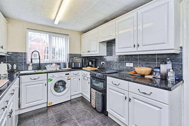 5, Kenilworth Crescent, Walsall photo 4