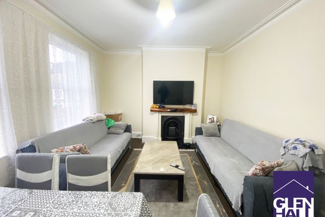 Flat for sale in Holly Park Road, London