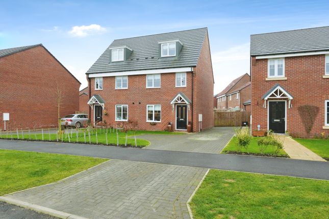 Thumbnail Town house for sale in Sparrow Way, Bedale