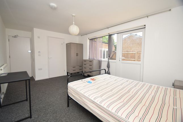 21, Wisden Road, Stevenage photo 4