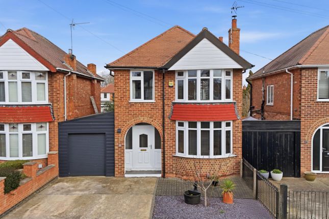 3-bed house on 8, Lamorna Grove, Nottinghamshire, £375,000