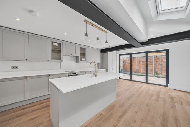 Thumbnail Terraced house to rent in Squarey Street, Earlsfield, London