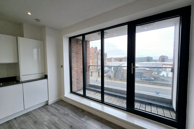 702, Woolwich Road, London photo 3