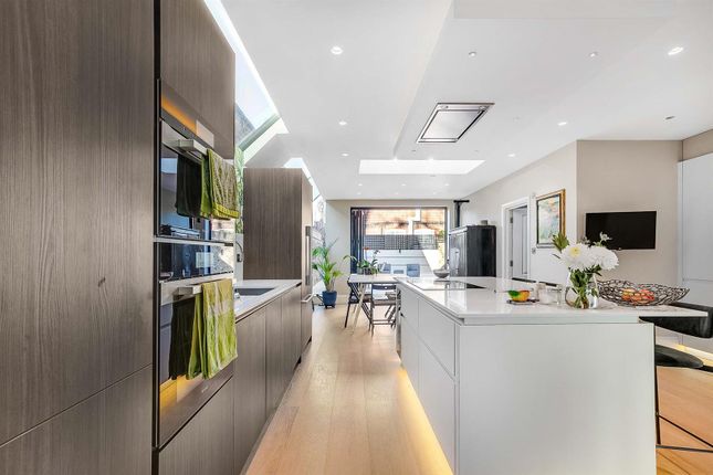 End terrace house for sale in Clancarty Road, London