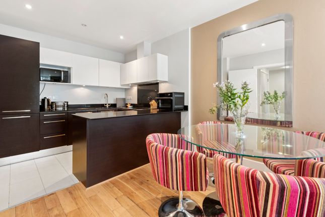 Flat 92, Ensign House,, Juniper Drive, London photo 4