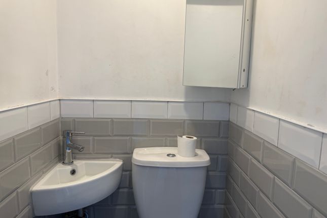 48, Thornton Heath photo 5