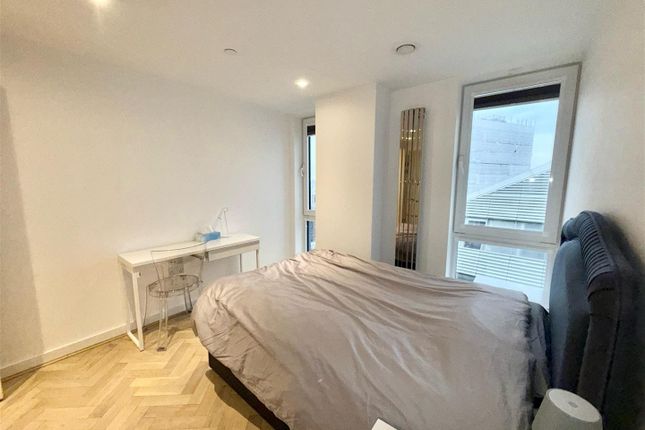 Flat 161, Eagle Point, City Road, London photo 4