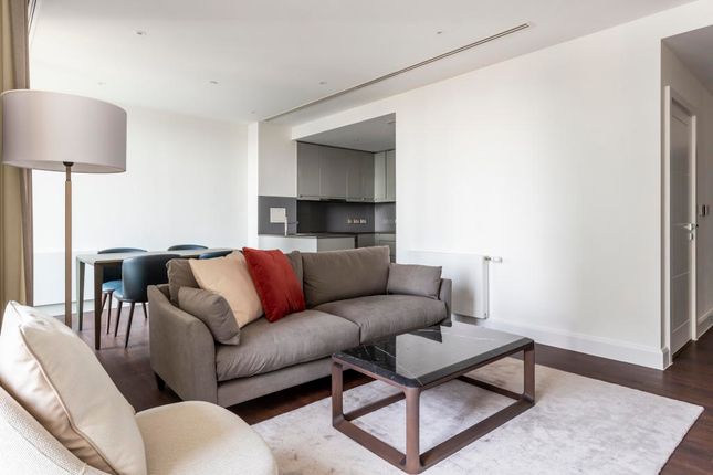 Flat to rent in Harbour Way, London
