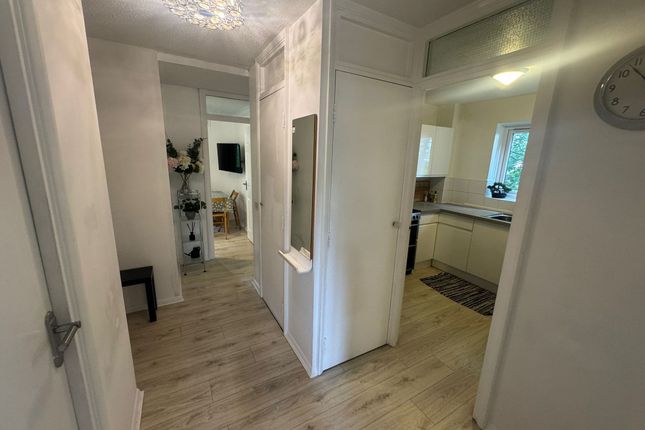 3-bed flat on 6 Wavel Place, London, £2,450/mo