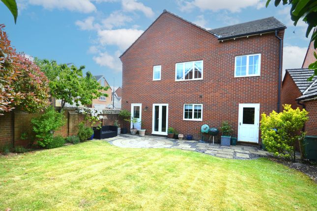 10 Tamarisk Way, Aylesbury photo 4