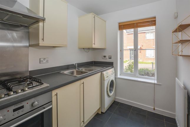 34, Little Highwood Way, Brentwood photo 4