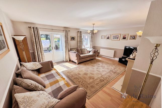 Three Oaks, 44, Park Avenue, Selby photo 3