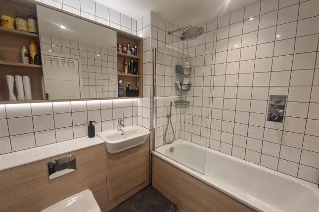 Flat 104, 92, Bradford Street, Birmingham photo 4