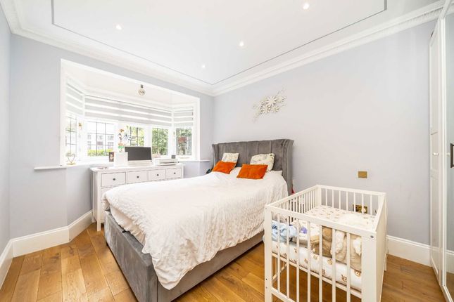 18, Fairlawn Avenue, London photo 4