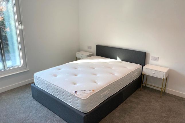 Bed1.Jpg