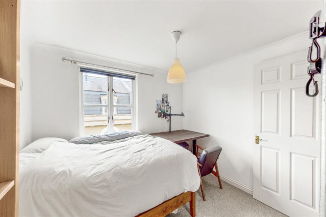 22 Greencourt House, 200, Mile End Road, London photo 4