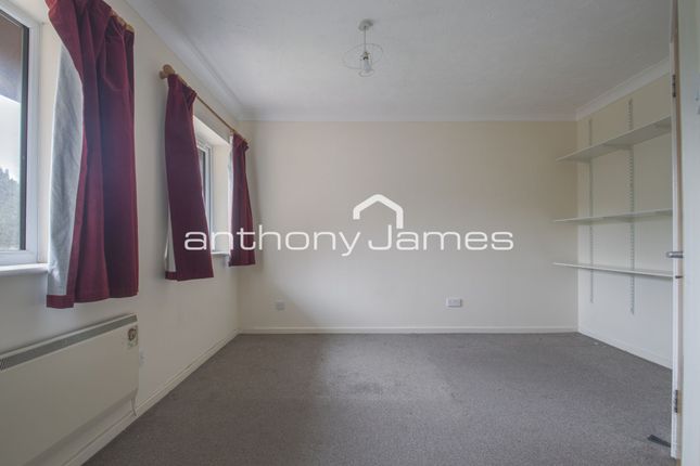 206, Frobisher Road, ERITH photo 5