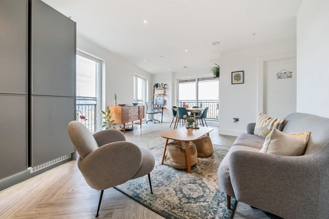 Flat for sale in Jacquard Apartments, 11 Courthouse Way, London