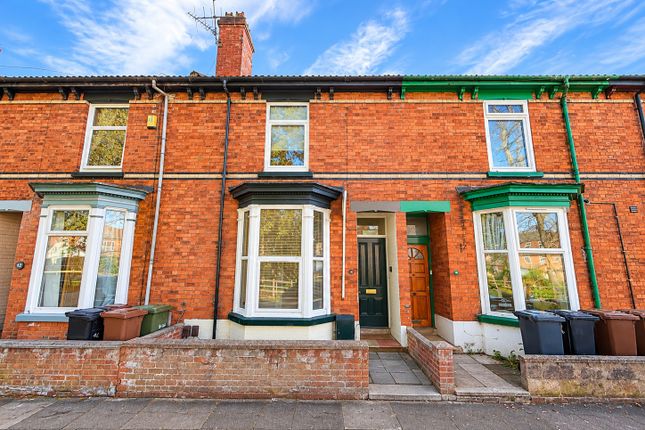 6-bed terraced on Boultham Avenue, Lincoln, £270,000