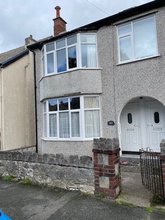 Thumbnail Maisonette to rent in Everard Road, Colwyn Bay