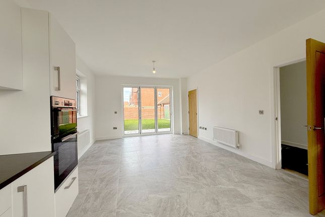 76 Redwing Road, Sandbach photo 2