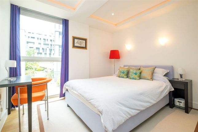 Mews house for sale in Brewery Square, London