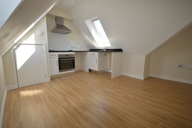 Flat 5 Wingrove Court, 97, Weyhill Road, Hampshire photo 3