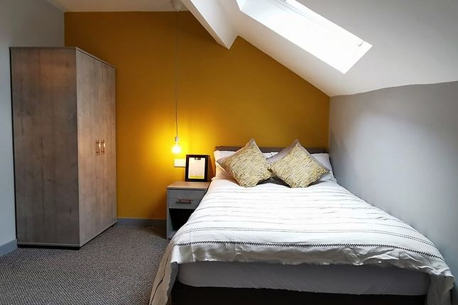 Room to rent in Smawthorne Lane, Castleford WF10