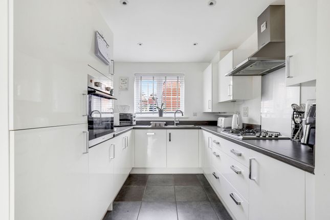 3 Lupin Close, Nottingham photo 2