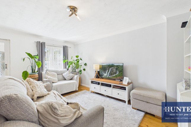 27, Glengarven Close, Washington photo 4