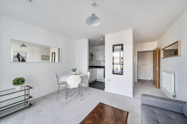 46 Sapphire Court,, Ocean Way, Hampshire photo 4