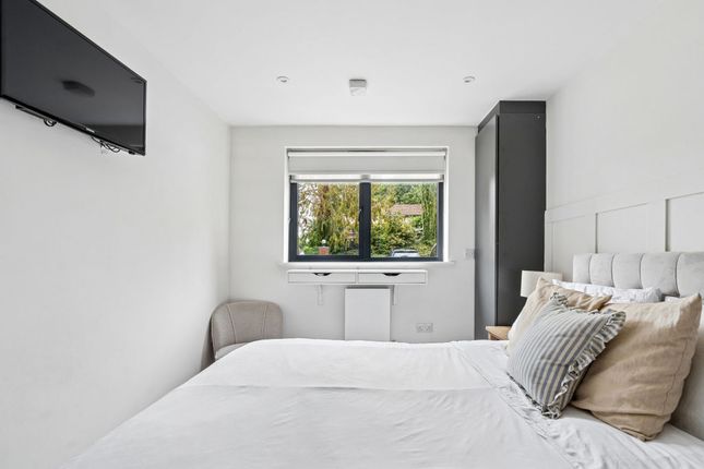 2 Lincoln House, Brookfield Road, High Wycombe photo 3