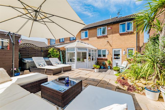 24, Purdey Close, Barry photo 4
