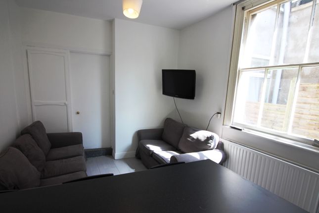 5-bed terraced on 5, Brithdir Street, Cardiff, £2,625/mo
