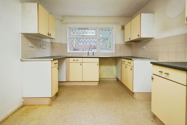 Churchward Close, Stourbridge photo 4