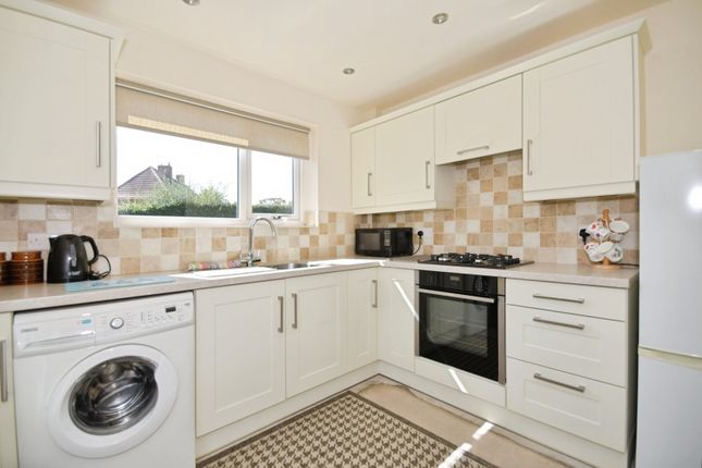 17, Heather Close, Chesterfield photo 2