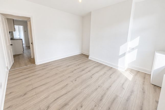 4 Slaney Street, Oakengates, Telford photo 3