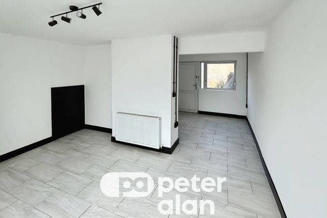 28, Merthyr Tydfil photo 2