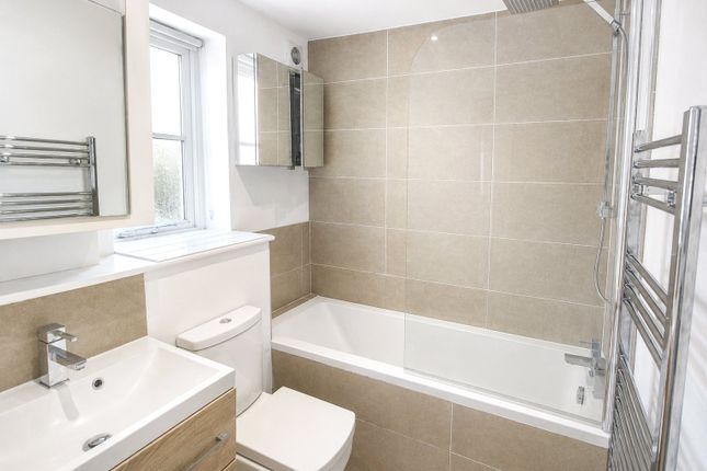 Flat 7, Old Drum Mews, Petersfield photo 4