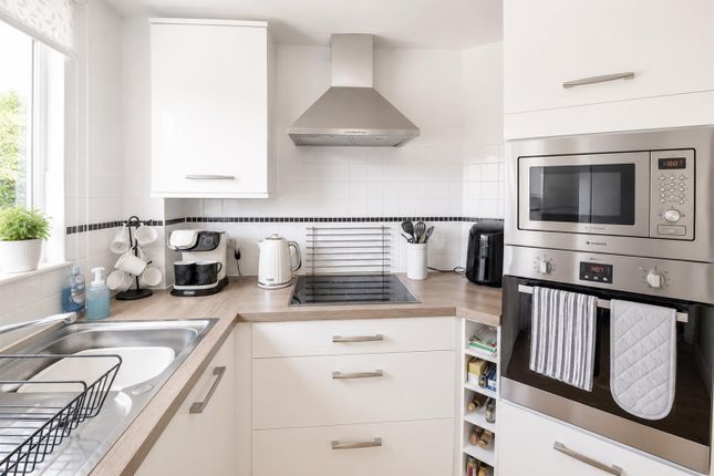 Flat 15, Hillborough House, Little Common Road, Bexhill-On-Sea photo 3