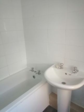 39 , Doe Quarry Lane, Rotherham photo 5
