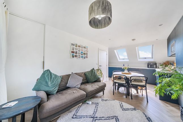 10, Brighton Road, Coulsdon photo 4