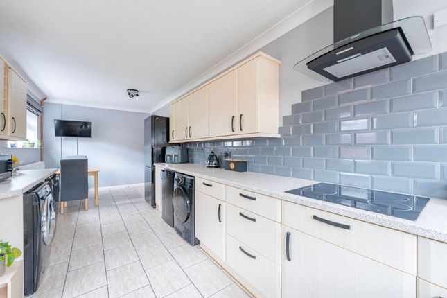 5 Elizabeth Court, Ely photo 3