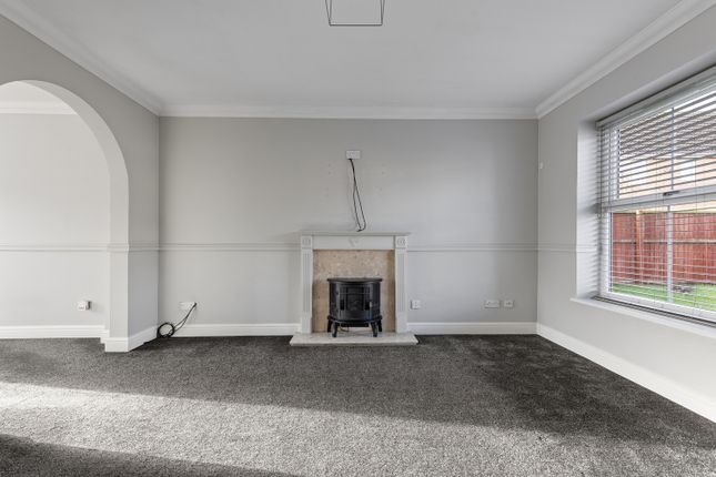 33, WILLOW DRIVE, SELBY photo 3
