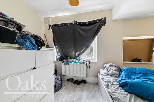 Flat D, 22-24, Ash Grove, London photo 4