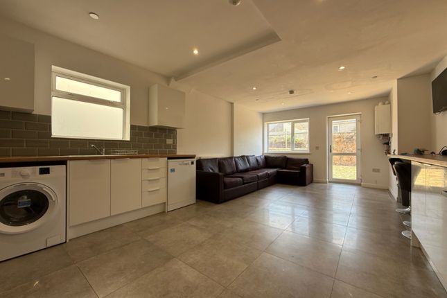82, Bedford Street (Rooms), Cardiff photo 2